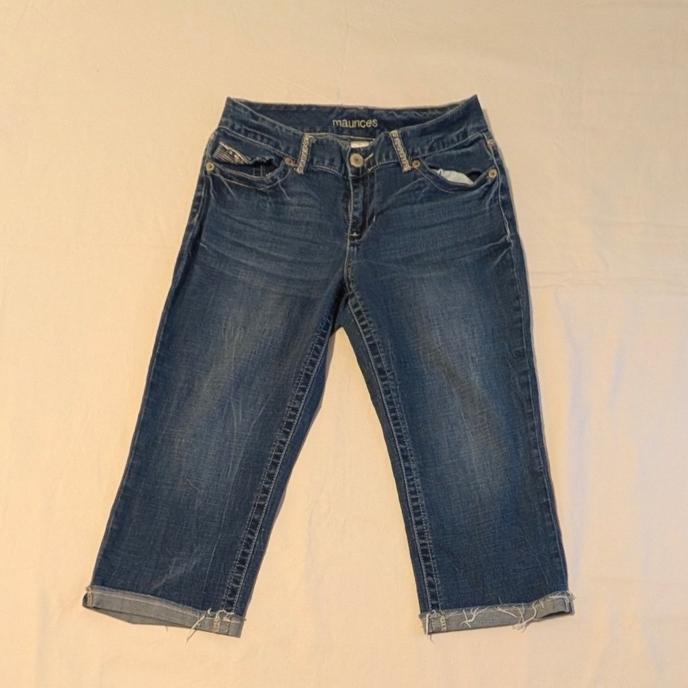 Maurices Henley Capri Jeans Dark Wash Embellished Rhinestone Frayed Hem 5MA5601